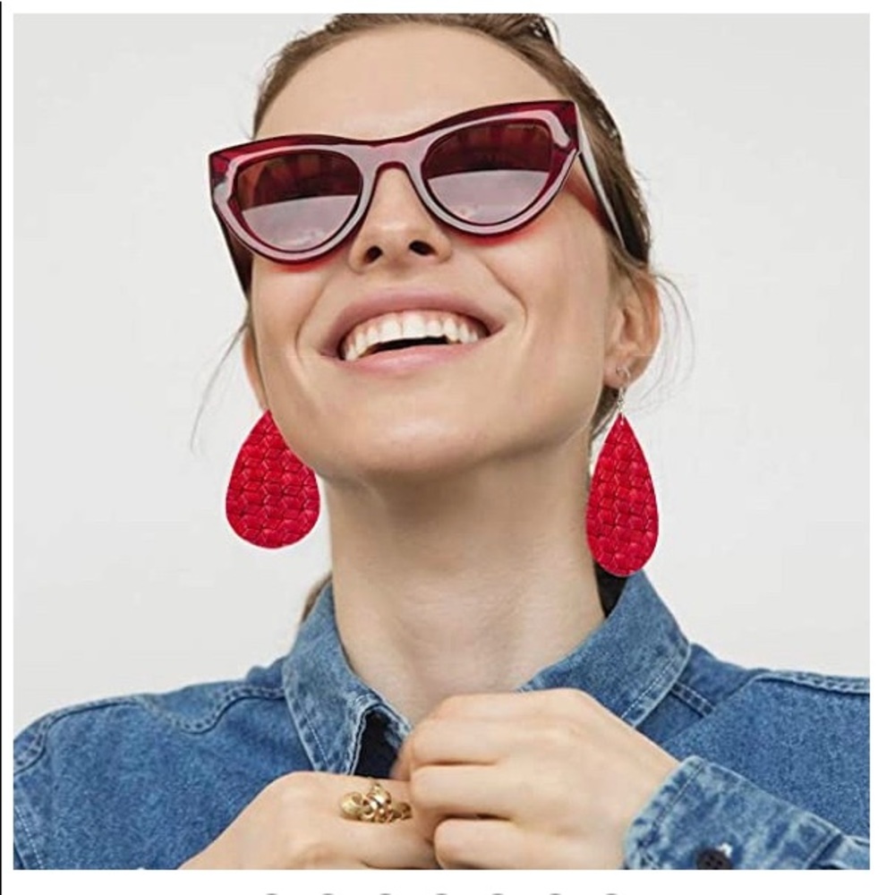 Beautiful Lightweight Earrings!!!🩸🩸